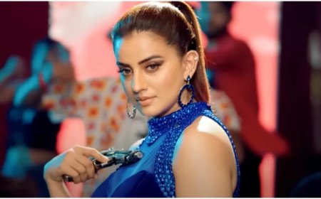 Bollywood News:अक्षरा सिंह ने हाथ में बंदूक, जालिम अदाएं और कातिलाना नजरों से उड़ाया गर्दा- वीडियो मचा रहा बवाल