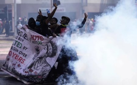 Kenya Government: केन्या में प्रदर्शनकारी संसद में घुसे, अब तक 10 की मौत, टैक्स को लेकर हो रहा बवाल