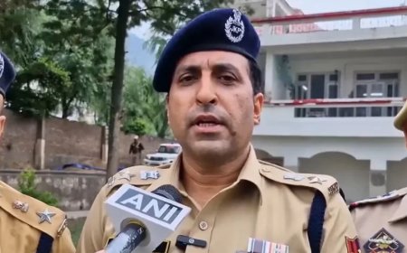 Jammu And Kashmir:धार्मिक स्थल पर तोड़फोड़ के बाद रियासी में बढ़ा बवाल, जमकर हुआ प्रदर्शन; हिरासत में लिए गए 12 लोग