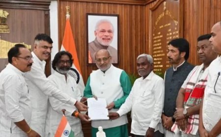 Jharkhand Politics: चंपई सोरेन ने दिया CM पद से इस्तीफा, हेमंत सोरेन ने किया सरकार बनाने का दावा पेश