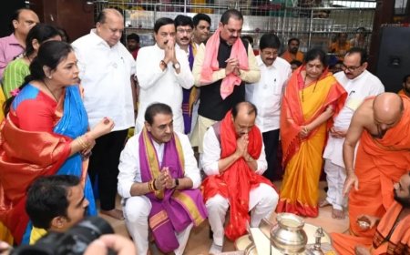 Ajit Pawar News: अजित पवार रंगे अब हिंदुत्व के रंग में, मंत्रियों और विधायकों के साथ पहुंचे सिद्धिविनायक