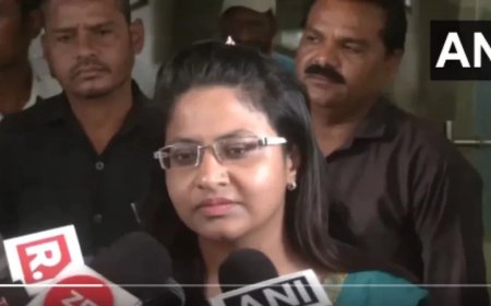 IAS Pooja Khedkar News: पहली बार आईं पूजा खेडकर मीडिया के सामने, कहा-'जांच कमेटी के सामने अपनी बात रखूंगी'