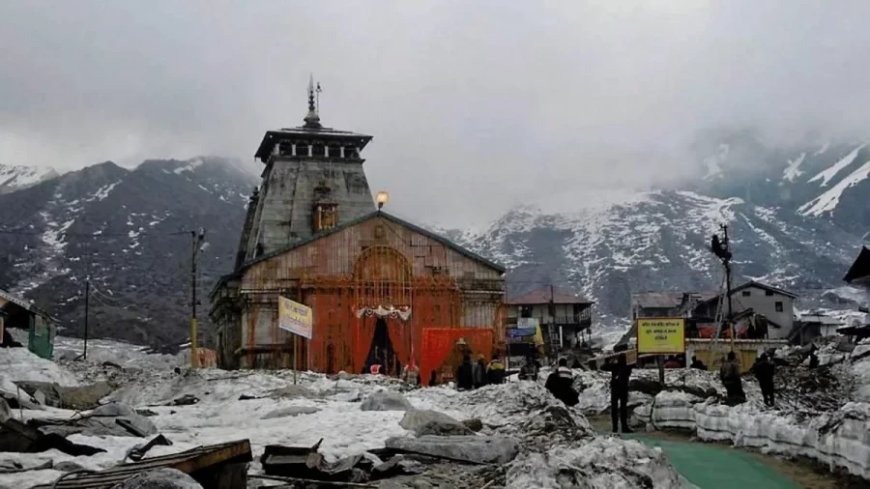 Chardham Yatra: चारधाम यात्रा पर भारी बारिश के चलते लगाया गया ब्रेक, गढ़वाल कमिश्नर ने जारी किए निर्देश