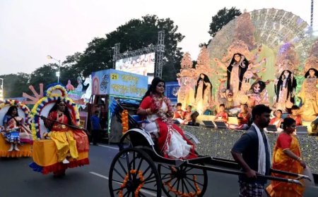 Bangladesh News: बांग्लादेश में हिंदुओं की दुर्गा पूजा से पहले अंतरिम सरकार ने दी चेतावनी, कही ये बात