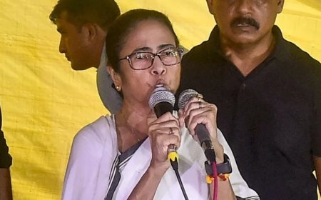 Kolkata Rape-Murder Case: बंगाल में डॉक्टरों की हड़ताल होगी खत्म? ममता बनर्जी के साथ मीटिंग जारी