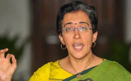 Delhi New CM Atishi: टीचर की जॉब से दिल्ली की CM तक, जानें आतिशी सियासत की सीढ़ियां कैसे चढ़ती गईं