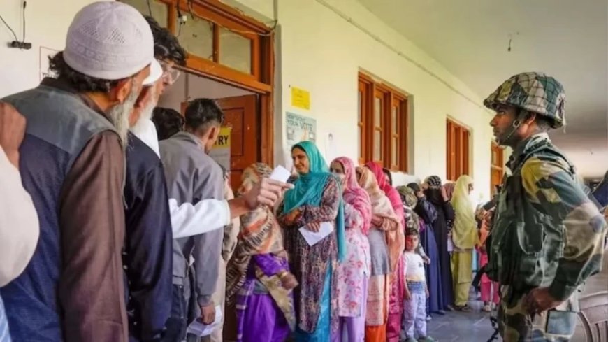 J&K Election 2024: जम्मू-कश्मीर में दूसरे फेज की वोटिंग जारी, कई दिग्गजों की किस्मत दांव पर