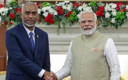 India-Maldives News: राष्ट्रपति मुइज्जू ने की PM मोदी से मुलाकात, हनीमाधू एयरपोर्ट के रनवे का किया उद्घाटन