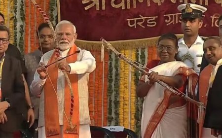 Ravan Dahan: लाल किले से सटे रामलीला मैदान में हुआ रावण दहन, PM मोदी और राष्ट्रपति मुर्मू रहीं मौजूद