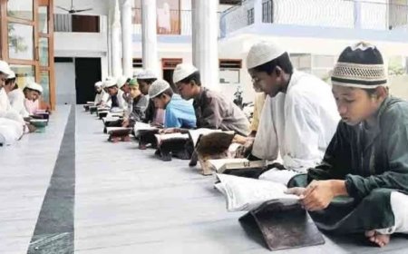 Supreme Court News: NCPCR की सिफारिश पर सुप्रीम कोर्ट ने मदरसों को बंद करने की लगाई रोक