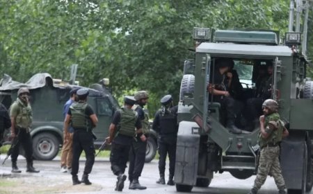 Jammu-Kashmir News: कश्मीर के बारामूला में सेना के वाहन पर आतंकी हमला, 5 जवान घायल