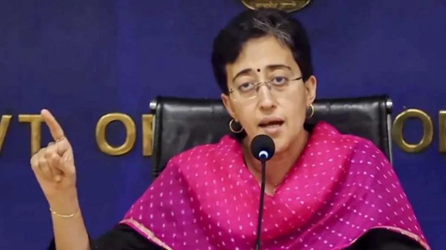 Delhi News: आतिशी का सामान बाहर निकालने पर CMO का आरोप- बीजेपी के इशारे पर LG ने जबरन ऐसा किया