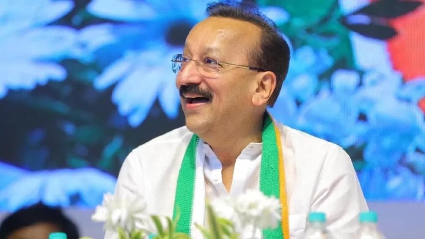 Baba Siddique: एनसीपी नेता बाबा सिद्दीकी की गोली मारकर हत्या, बेटे के दफ्तर से निकलते वक्त हुआ हमला
