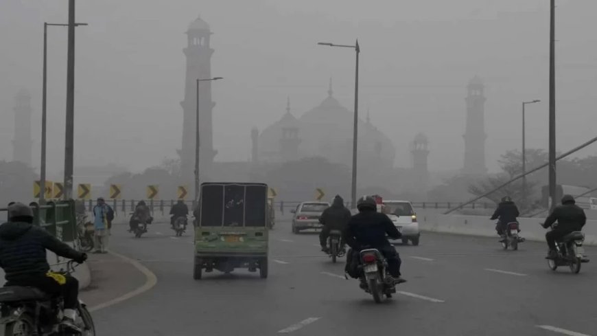 Lahore AQI Index: दुनिया का लाहौर बना सबसे ज्यादा प्रदूषित शहर, जानें किस लेवल तक पहुंचा AQI