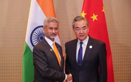 India-China Relation:मोदी-शी के बाद अब जयशंकर और चीनी विदेश मंत्री की मुलाकात, जानें क्या हुई बात