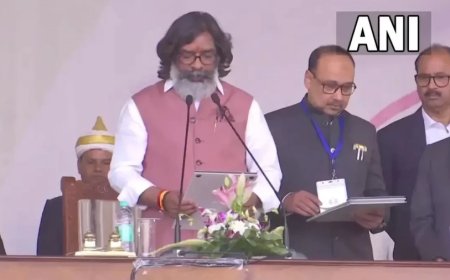 Jharkhand Politics:झारखंड में हुई सोरेन की ताजपोशी, चौथी बार ली सीएम पद की शपथ, गठबंधन के कई नेता रहे मौजूद