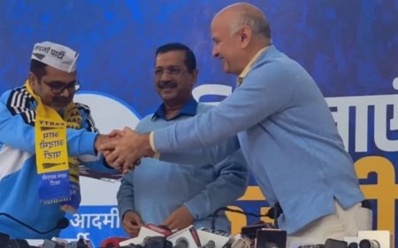 Aam Aadmi Party:अवध ओझा ने AAP का थामा दामन, केजरीवाल बोले- शिक्षा होगी मजबूत