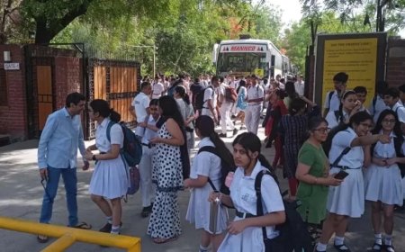 Delhi School:दिल्ली के कई स्कूलों को बम से उड़ाने की धमकी- फायर ब्रिगेड और पुलिस मौके पर पहुंचे
