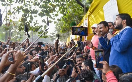Khan Sir:'चेहरा चमकाने आते हैं बस' खान सर का BPSC अभ्यर्थियों ने किया विरोध, जाना पड़ा मंच छोड़कर