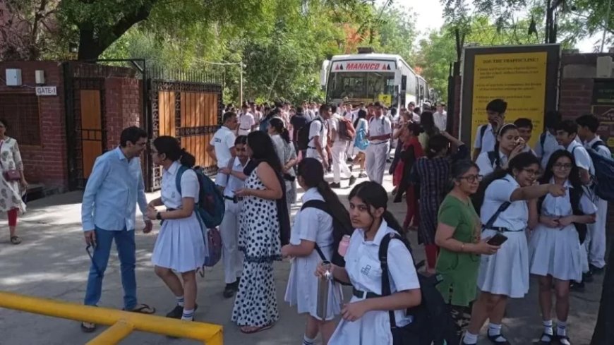 Delhi School:दिल्ली के कई स्कूलों को बम से उड़ाने की धमकी- फायर ब्रिगेड और पुलिस मौके पर पहुंचे