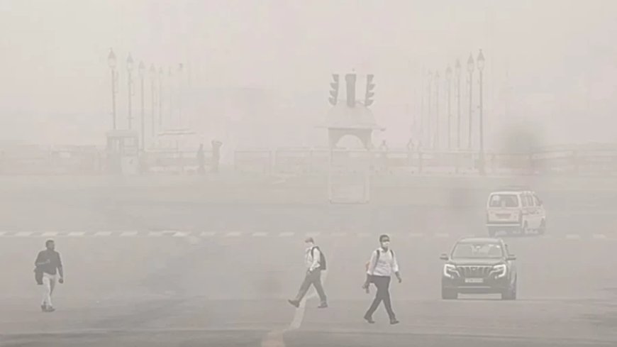 Delhi Pollution:दिल्ली में प्रदूषण और ठंड का डबल अटैक, कई इलाकों में AQI 450 पार