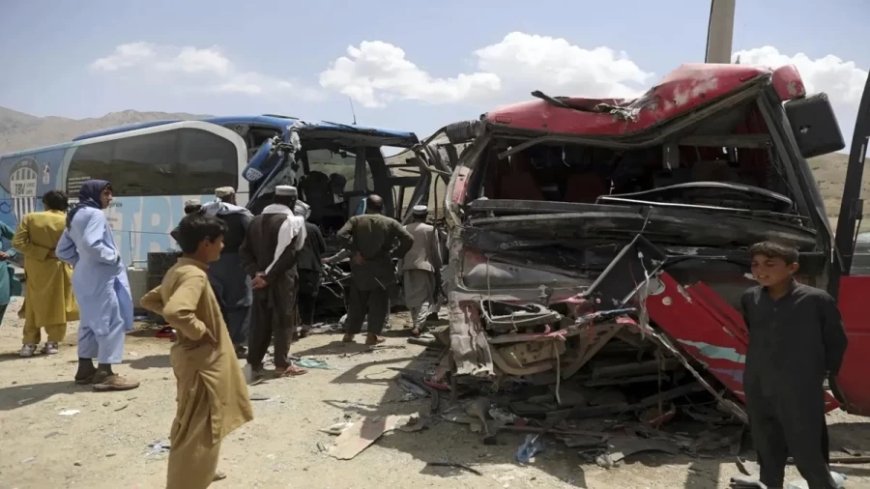 Afghanistan Road Accident:अफगानिस्तान में भीषण सड़क दुर्घटना, 50 लोगों की मौत; घायल हुए 76 लोग