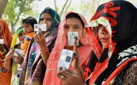Delhi Elections:महिलाओं को लुभाने मे क्यों लगी हैं राजनीतिक पार्टियां? क्या नारी की योजनाएं हैं सबपर भारी?