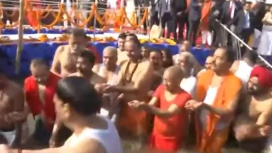 Mahakumbh 2025:योगी के साथ सभी मंत्रियों ने महाकुंभ में लगाई डुबकी… CM ने किए कई बड़े ऐलान