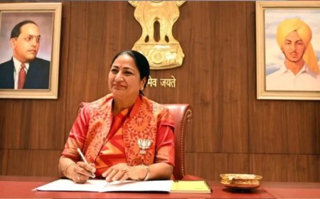 CM Rekha Gupta:आतिशी सरकार के सभी निजी स्टाफ की छुट्टी- CM रेखा गुप्ता का पहला एक्शन