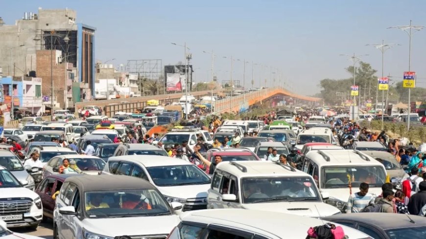 Mahakumbh 2025:प्रयागराज में भीड़ से बिगड़ी ट्रैफिक व्यवस्था, रेलवे स्टेशन बंद किया गया, देख लें एडवायजरी