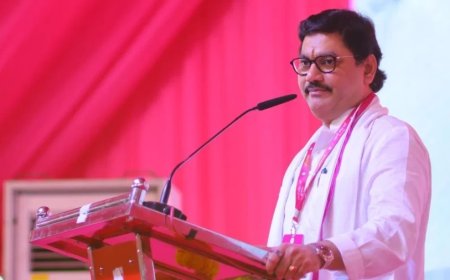 Maharashtra Politics:महाराष्ट्र सरकार में हलचल तेज, मंत्री धनंजय मुंडे ने अपने पद से दिया इस्तीफा