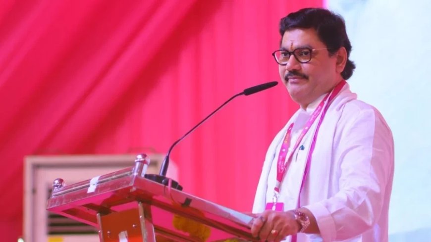 Maharashtra Politics:महाराष्ट्र सरकार में हलचल तेज, मंत्री धनंजय मुंडे ने अपने पद से दिया इस्तीफा