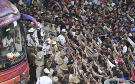 Bangalore Stampede:बेंगलुरु हादसे की कड़वी सच्चाई! क्यों प्लान बदला गया, पुलिस को पता था…