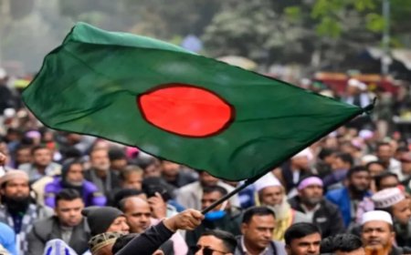 Bangladesh Violence:बांग्लादेश में फिर से बवाल, हिंदू व्यापारी को पीट-पीटकर मारा, हत्यारों ने शव पर किया डांस