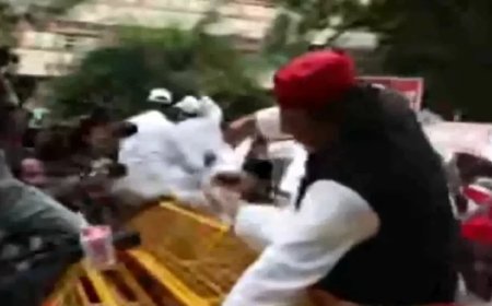INDI Alliance Protest:राहुल और प्रियंका गांधी को लिया गया हिरासत में, पार्लियामेंट के बाहर रोका गया प्रोटेस्ट मार्च