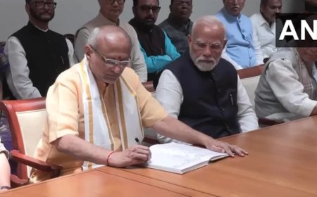 Vice Presidential Election:NDA उम्मीदवार राधाकृष्णन ने नामांकन दाखिल किया, PM मोदी खुद बने प्रस्तावक