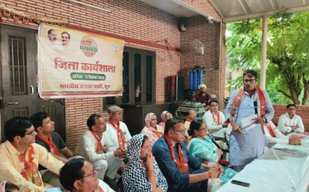 Churu:भाजपा कार्यकर्ताओं के संस्कारों में सेवा, सुशासन और राष्ट्र प्रेम : राजेंद्र राठौड़