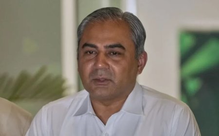 IND vs PAK:एश‍िया कप ट्रॉफी लेकर फरार होने वाले मोहस‍िन नकवी कौन हैं? सरकार में भी संभाल रहे हैं अहम पद