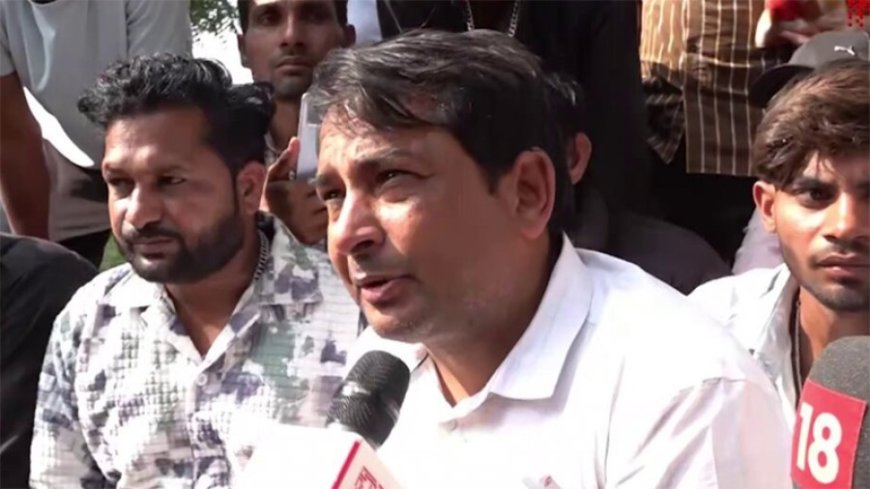 Naresh Meena News:आमरण अनशन पर बैठे नरेश मीणा ने समर्थकों को पीटा- पेड़ की छांव में जाकर बैठने पर हुए नाराज
