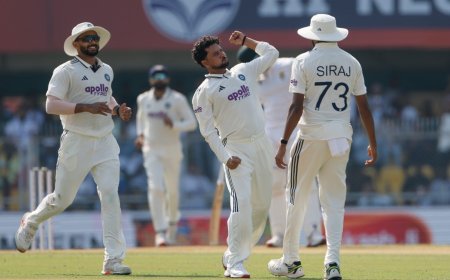 IND vs SA 2nd Test:टेस्ट क्रिकेट के 'बेस्ट स्पिनर' बने कुलदीप यादव, गुवाहाटी में ऐसे कराई टीम इंडिया की वापसी