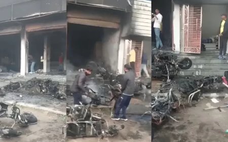 Kota Fire:कोटा में इलेक्ट्रिक स्कूटी शोरूम में भीषण आग, 50 स्कूटियां जलकर राख, करोड़ों का नुकसान