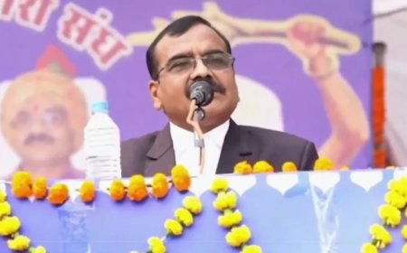 IAS Santosh Verma:ब्राह्मणों पर आपत्तिजनक टिप्पणी: IAS संतोष वर्मा को सरकार का नोटिस, बढ़ी मुश्किलें