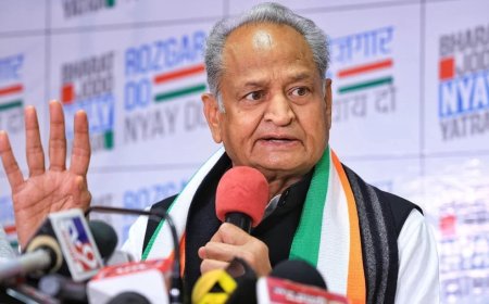 Rajasthan News:गहलोत का विरोधियों पर तंज: 'राहुल के नाम से CM बनने की अफवाहें, कर्नाटक में प्यार मोहब्बत, राजस्थान सरकार नाकारा'