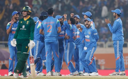 IND vs SA ODI:भारत ने दक्षिण अफ्रीका को 17 रन से हराया: कोहली का ऐतिहासिक शतक, कुलदीप-हर्षित का शानदार प्रदर्शन