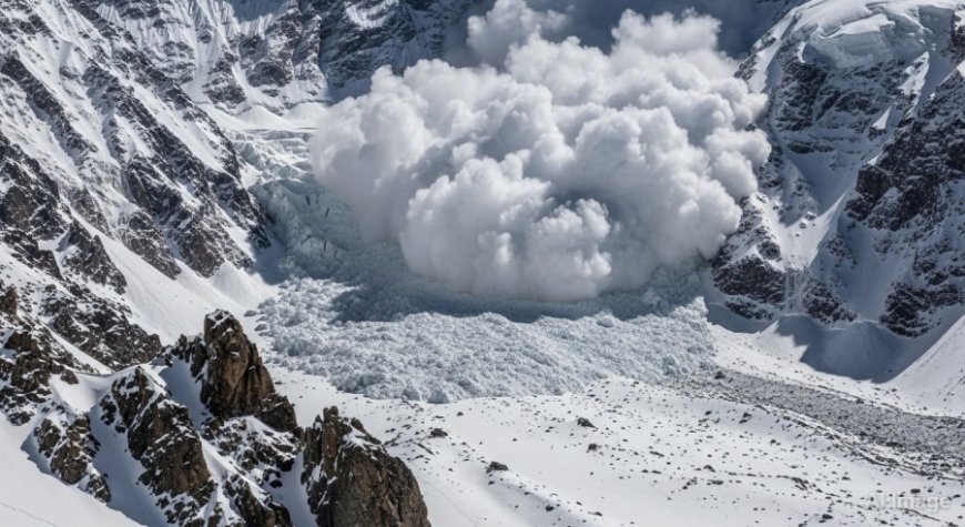Yalung Ri Avalanche:नेपाल में यालुंग री चोटी पर हिमस्खलन, 7 पर्वतारोहियों की मौत, 4 लापता