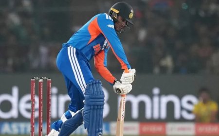 IND vs SA:अभिषेक शर्मा विराट कोहली के 9 साल पुराने रिकॉर्ड तोड़ने के करीब, अगले 3 मैचों पर टिकी निगाहें