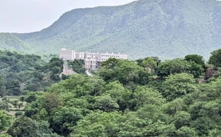 Aravalli Hills:अरावली पर संकट: सुप्रीम कोर्ट की नई परिभाषा से राजस्थान की 90% पहाड़ियां खतरे में, सियासी घमासान तेज
