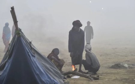 Weather Alert:हिमाचल-कश्मीर में बर्फीले तूफान का अलर्ट, बाराबंकी में रिकॉर्ड तोड़ ठंड, उत्तर भारत में घना कोहरा