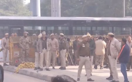 Bangladesh Violence:दिल्ली में बांग्लादेश हाई कमीशन के बाहर हिंदू युवक की हत्या के विरोध में भारी प्रदर्शन