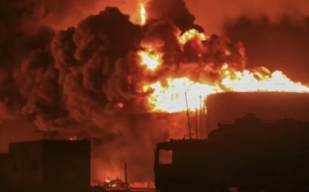 Saudi Arabia Airstrike:सऊदी अरब का यमन पर भीषण हवाई हमला: मुकल्ला बंदरगाह पर आग की लपटें, आपातकाल घोषित
